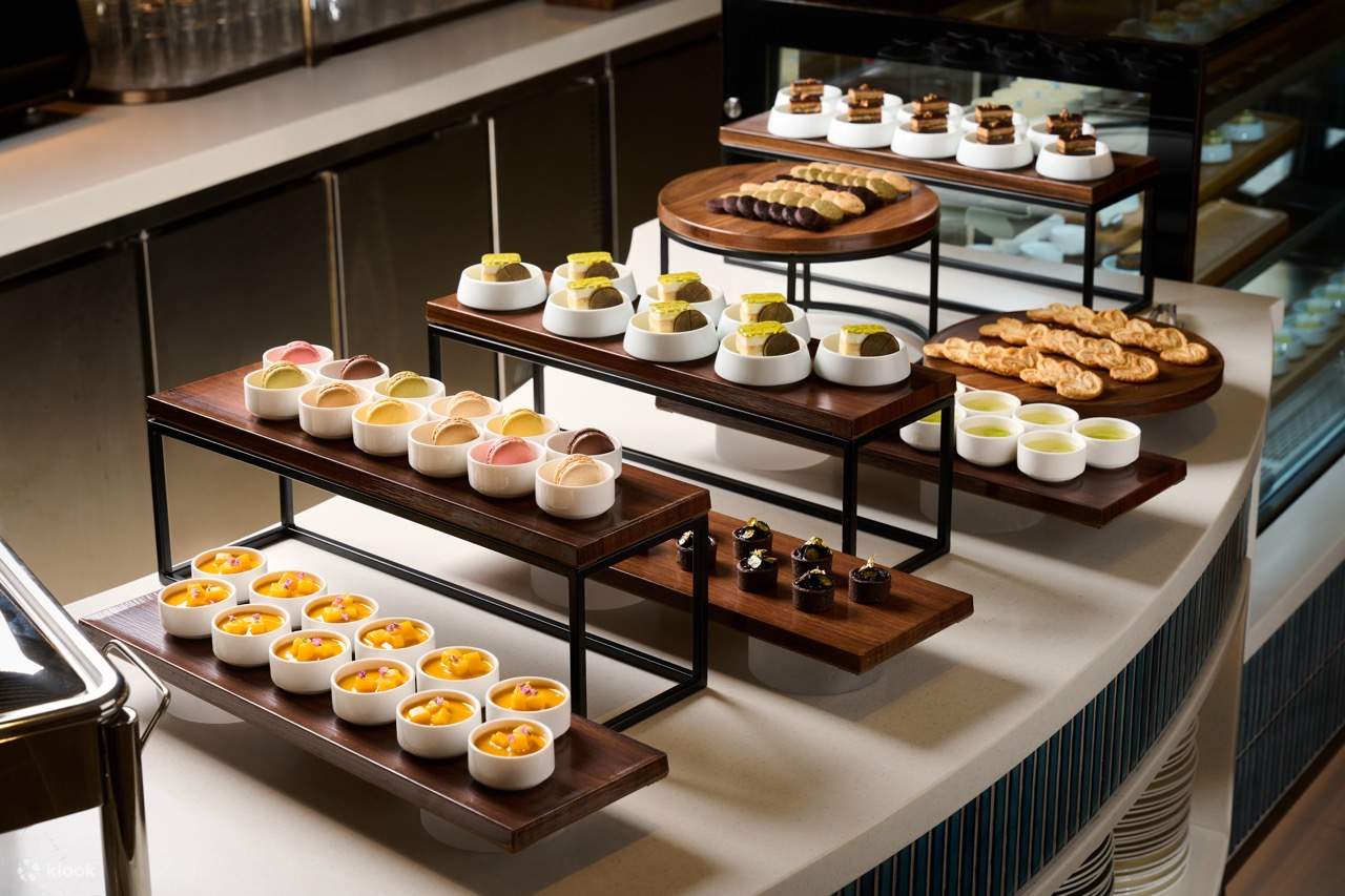 合和酒店 | 大堂咖啡廳 | 半自助午餐 、半自助晚餐 | 冰鎮海鮮、自助沙律吧、各款熱食、精美甜品、中式點心、雜錦壽司